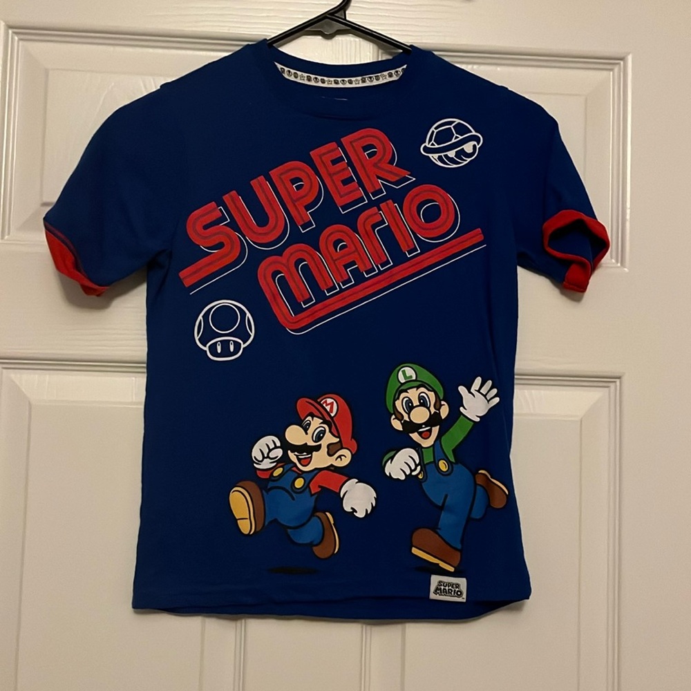 Blue, Super Mario tee. Size 8.